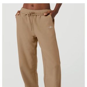 Alo ACCOLADE Straight Leg Sweatpant